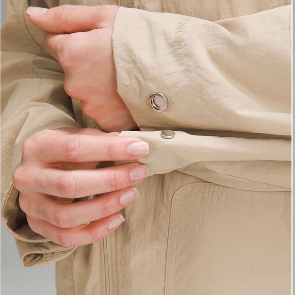 Lululemon Hooded Mid-Length Utility Jacket
Trench - Picture 4 of 16